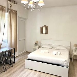 Camera grande con letto king size